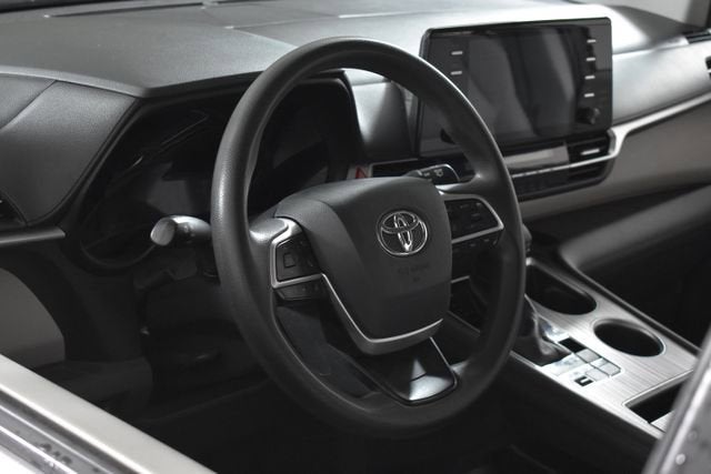 2021 Toyota Sienna LE