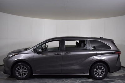 2021 Toyota Sienna LE