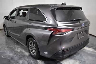 2021 Toyota Sienna LE