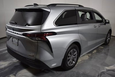 2023 Toyota Sienna LE