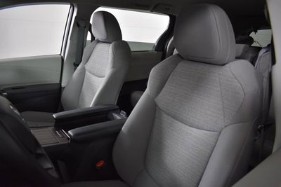 2023 Toyota Sienna LE