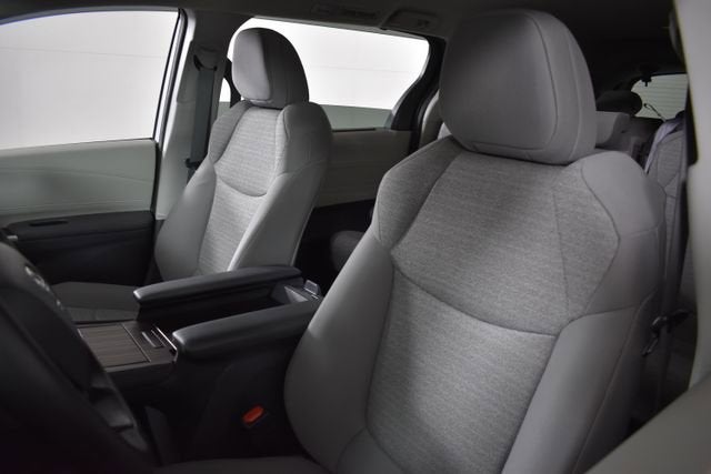 2023 Toyota Sienna LE