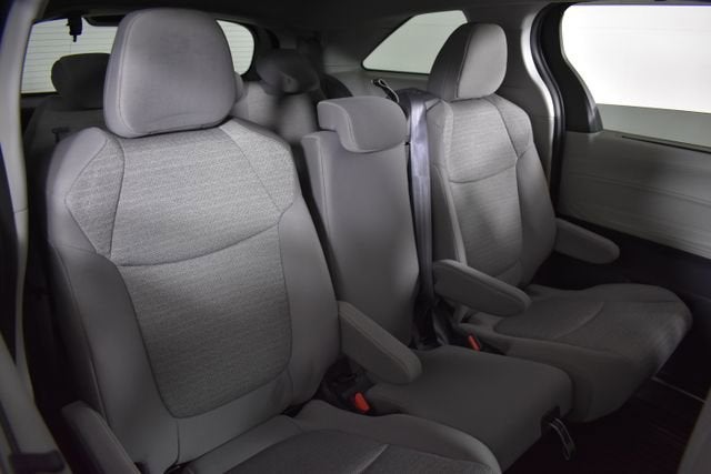 2023 Toyota Sienna LE