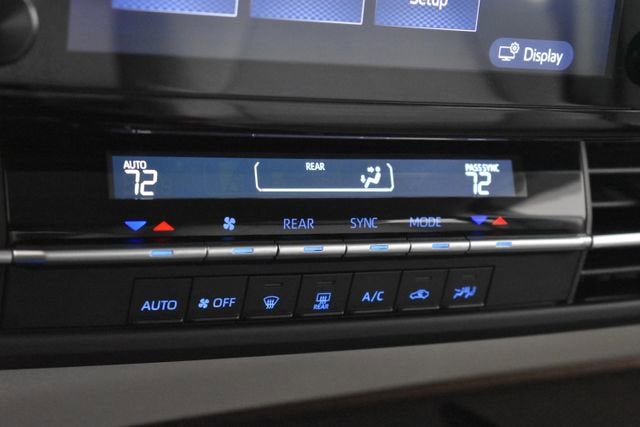 2023 Toyota Sienna LE