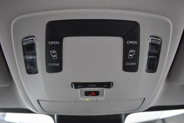 2023 Toyota Sienna LE