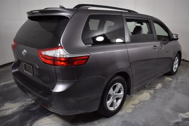 2019 Toyota Sienna LE Auto Access Seat