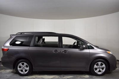 2019 Toyota Sienna LE Auto Access Seat