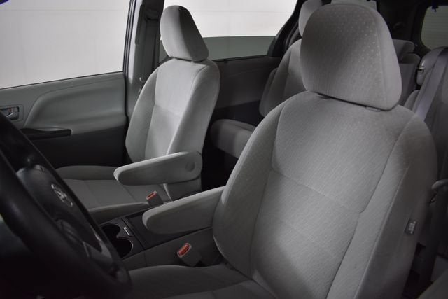2019 Toyota Sienna LE Auto Access Seat