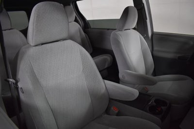 2019 Toyota Sienna LE Auto Access Seat