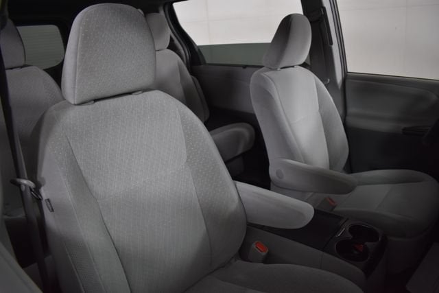 2019 Toyota Sienna LE Auto Access Seat