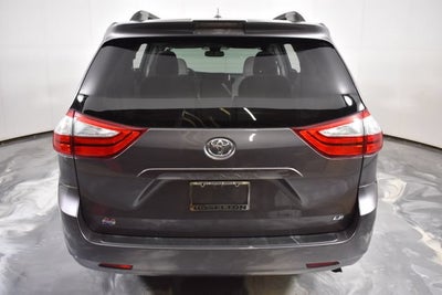 2019 Toyota Sienna LE Auto Access Seat