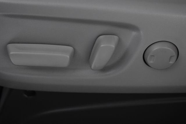 2017 Toyota Sienna XLE Auto Access Seat