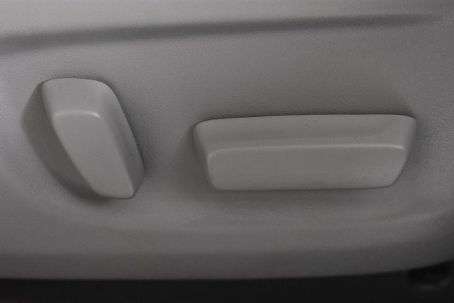 2017 Toyota Sienna XLE Auto Access Seat