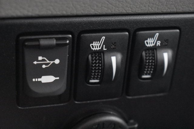 2017 Toyota Sienna XLE Auto Access Seat