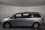 2017 Toyota Sienna XLE Auto Access Seat