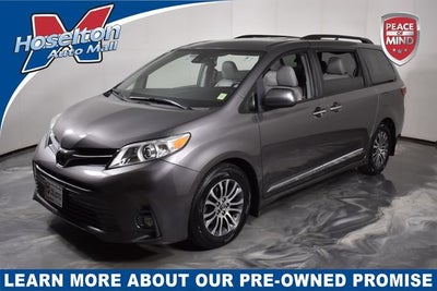 2018 Toyota Sienna XLE Auto Access Seat