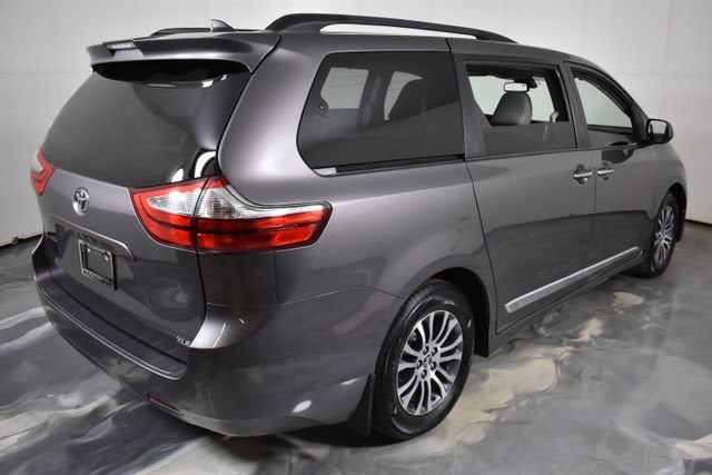 2018 Toyota Sienna XLE Auto Access Seat
