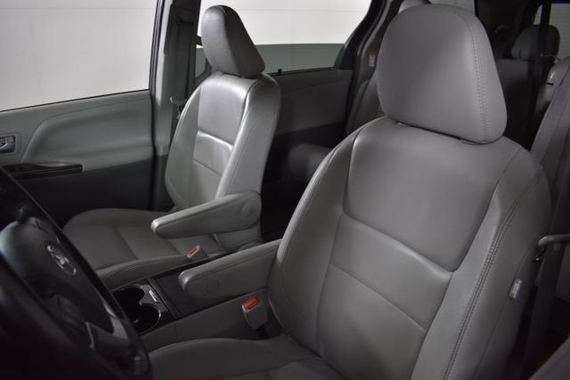 2018 Toyota Sienna XLE Auto Access Seat