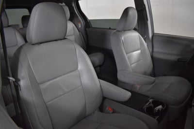 2018 Toyota Sienna XLE Auto Access Seat
