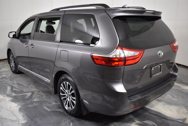 2018 Toyota Sienna XLE Auto Access Seat