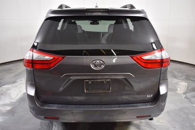 2018 Toyota Sienna XLE Auto Access Seat