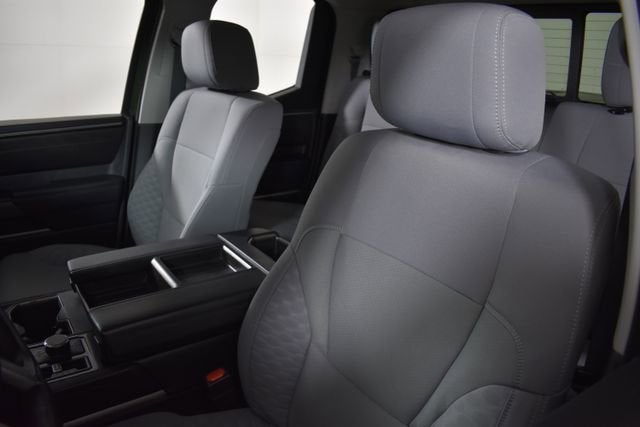 2022 Toyota Tundra 4WD SR5