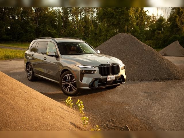 2025 BMW X7 xDrive40i