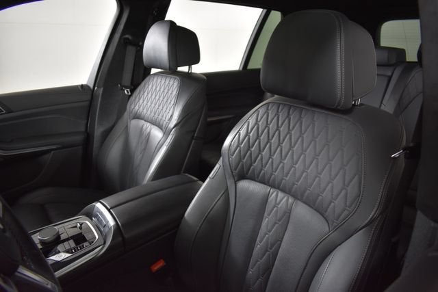 2024 BMW X7 M60i