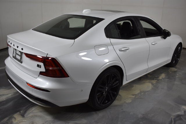 2023 Volvo S60 Recharge Plug-In Hybr Plus Black Edition
