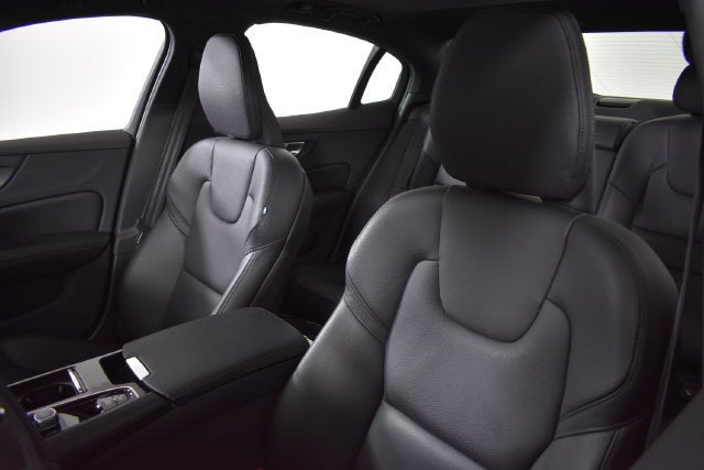 2023 Volvo S60 Recharge Plug-In Hybr Plus Black Edition