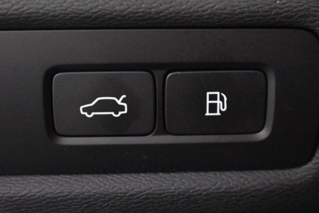 2023 Volvo S60 Recharge Plug-In Hybr Plus Black Edition