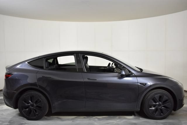2024 Tesla Model Y 4DR RWD