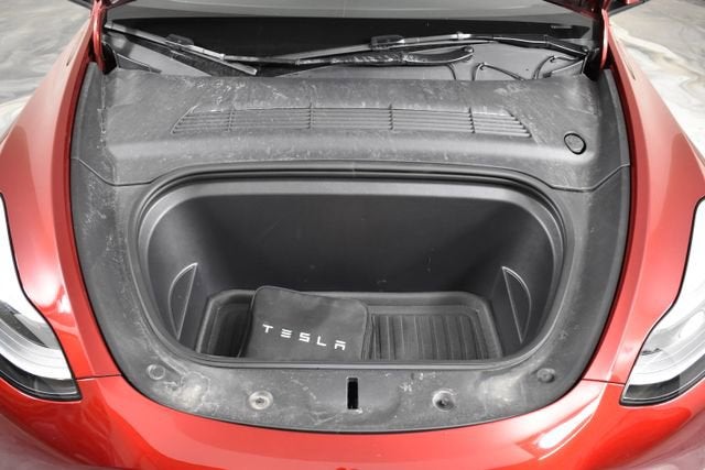 2025 Tesla Model Y Performance