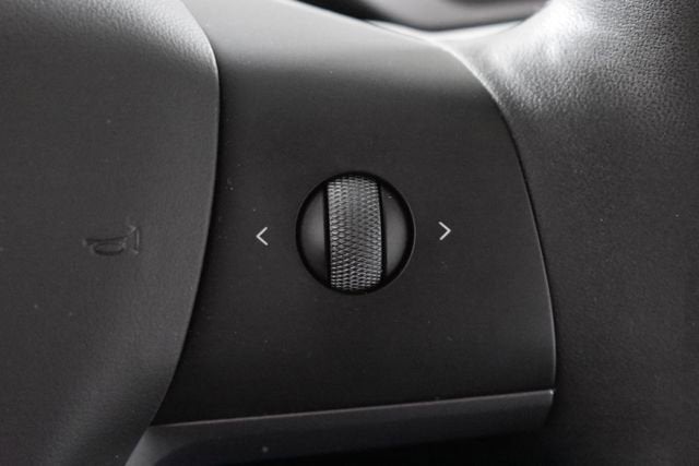 2025 Tesla Model Y Performance