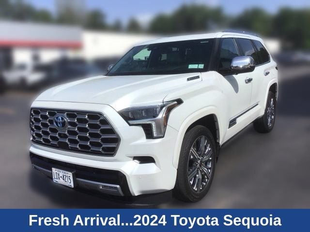 2024 Toyota Sequoia SR5