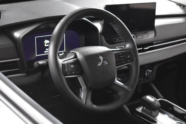 2025 Mitsubishi Outlander SEL