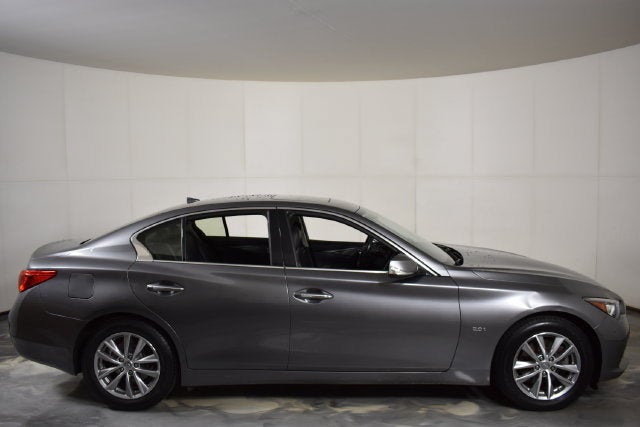 2017 INFINITI Q50 2.0t