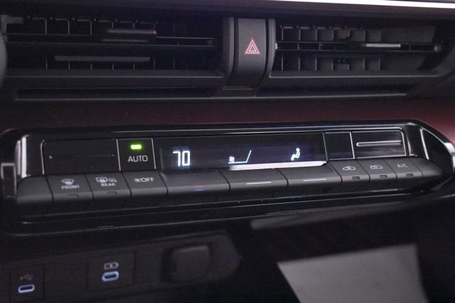 2024 Toyota Prius Prime SE