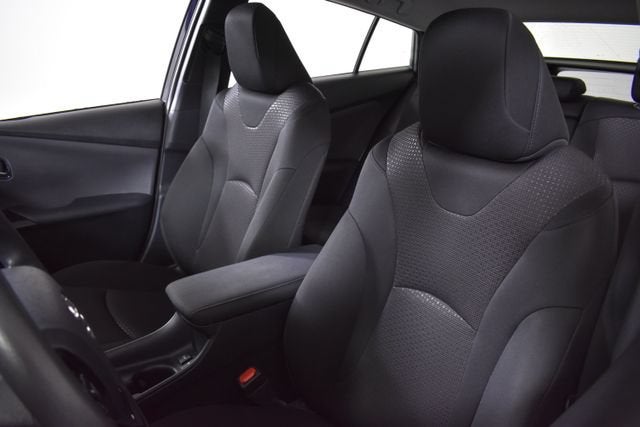 2022 Toyota Prius LE