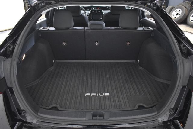 2022 Toyota Prius LE