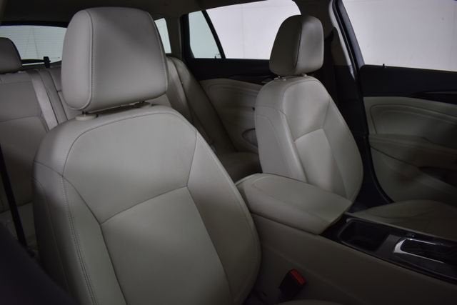 2018 Buick Regal TourX Essence