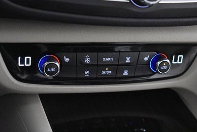 2018 Buick Regal TourX Essence