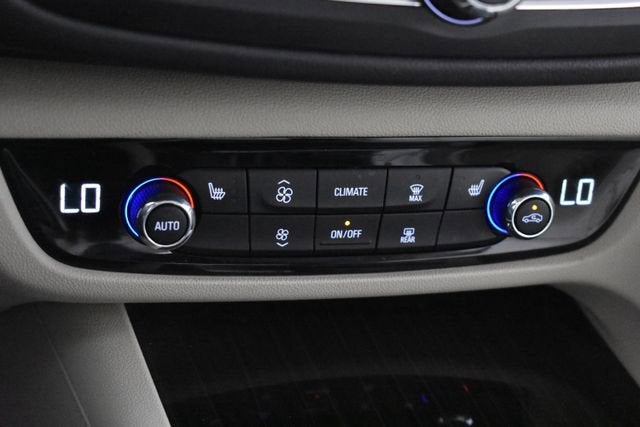 2018 Buick Regal TourX Essence
