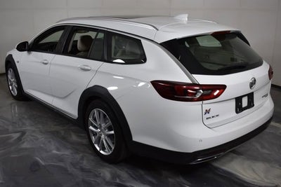 2018 Buick Regal TourX Essence