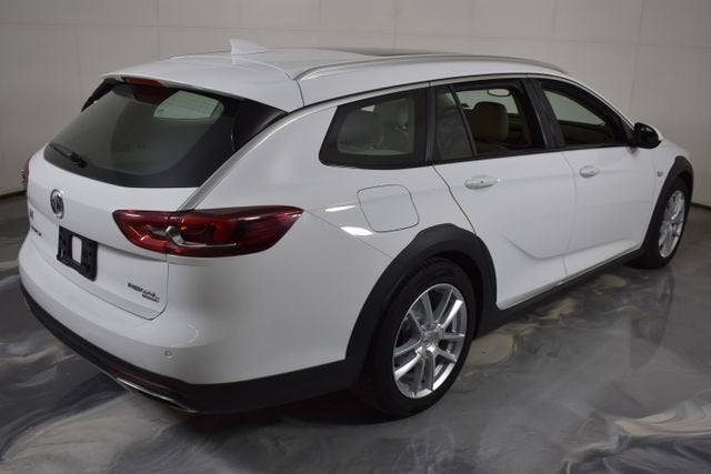 2018 Buick Regal TourX Essence