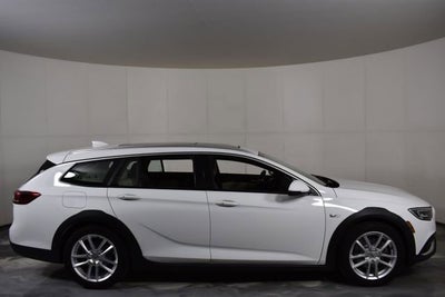 2018 Buick Regal TourX Essence