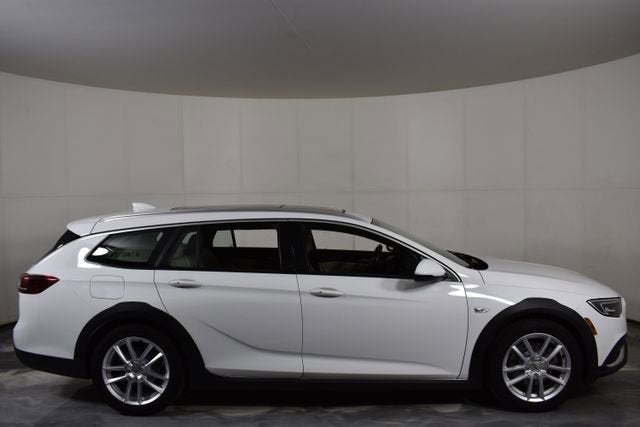 2018 Buick Regal TourX Essence