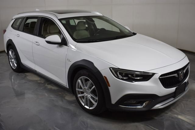 2018 Buick Regal TourX Essence