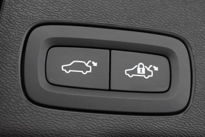 2025 Volvo XC60 Plug-In Hybrid Ultra