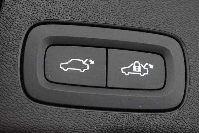 2025 Volvo XC60 Plug-In Hybrid Ultra